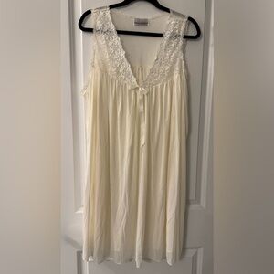 #x483 - Bali Studio Collection Ivory Lingerie Nightgown Lace & Satin Bow Accent